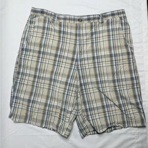 Columbia Sportswear Men’s Shorts Size 40 Khaki Chino Tan Plaid Casual
